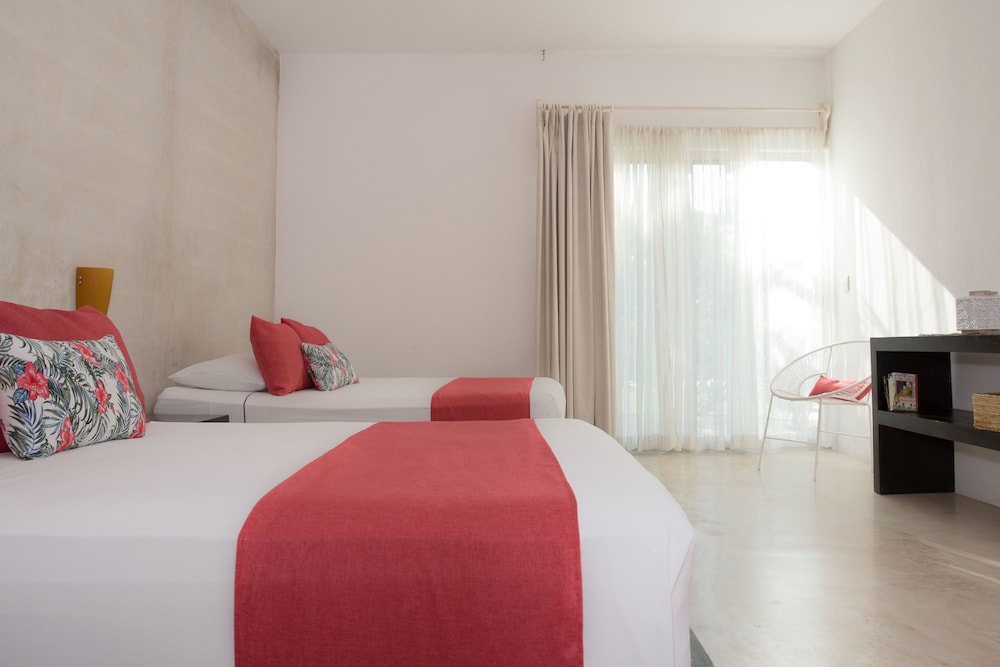 ROOM, 2 DOUBLE BEDS