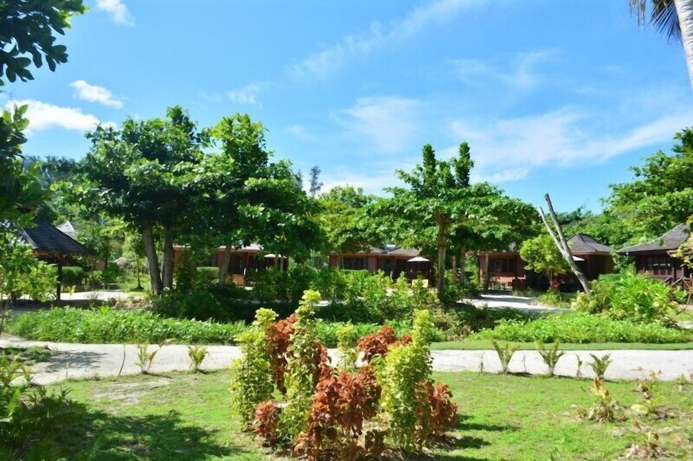 Heliconia Grove 33/46