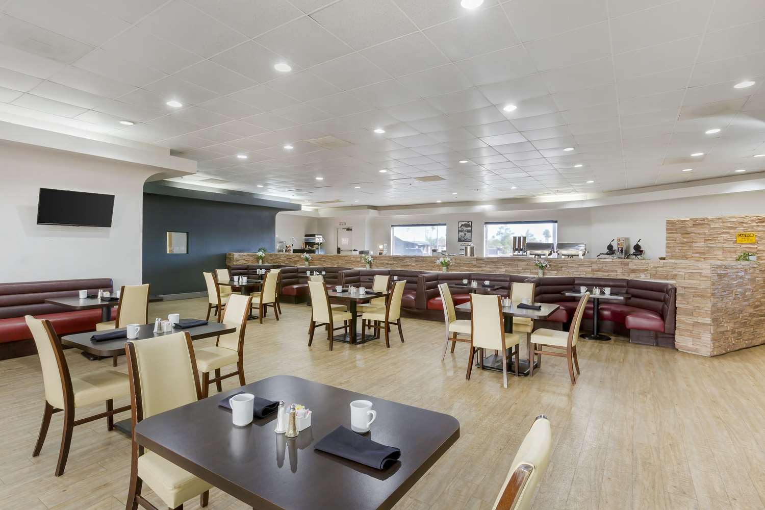 restaurant cafeteria