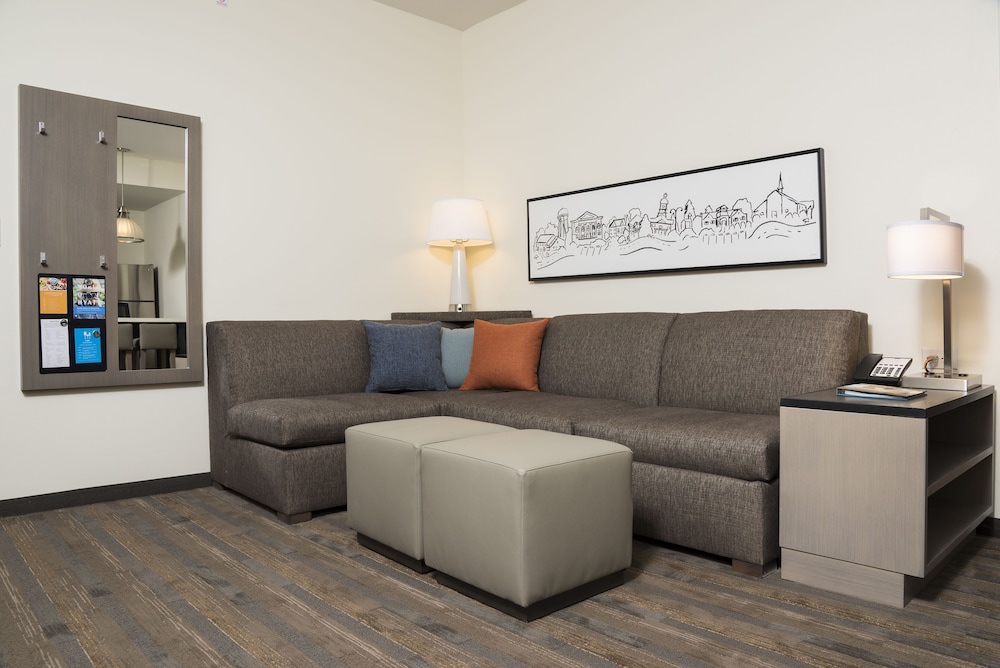 Hyatt House Austin Downtown 46/68