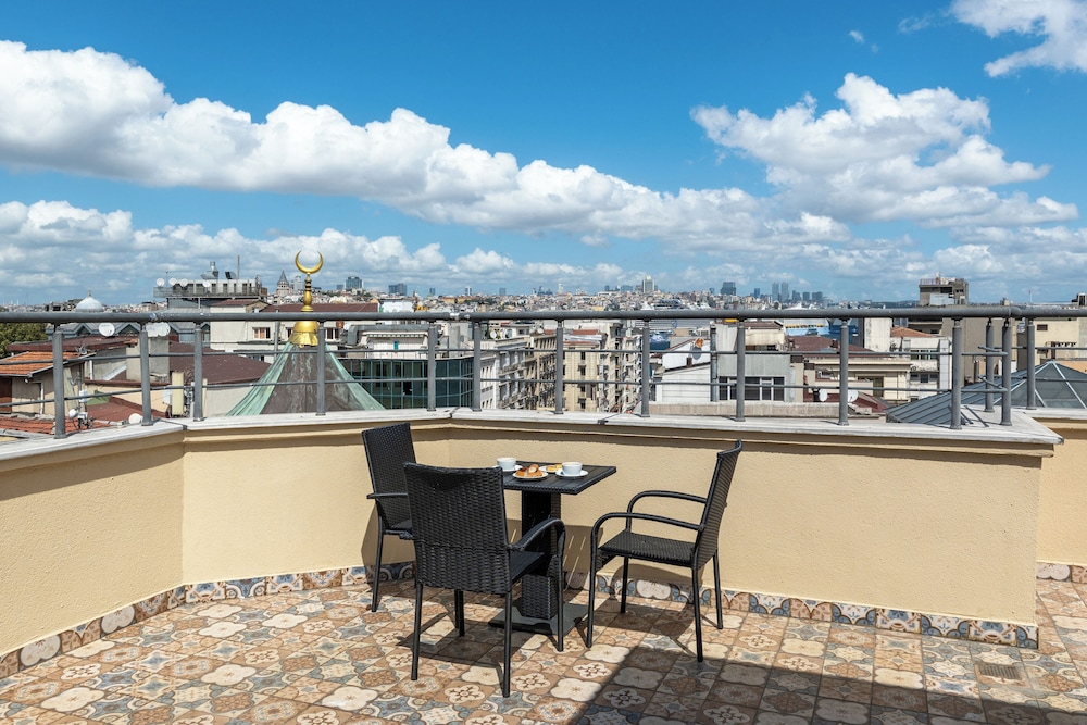 Meserret Palace Hotel 43/50