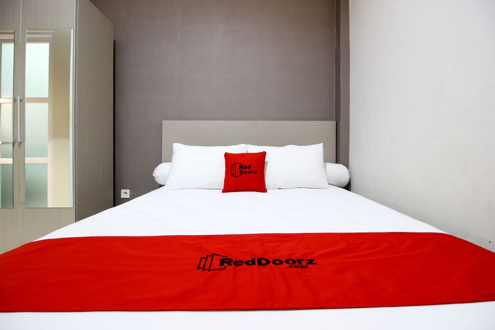 Reddoorz Plus Near Upn Jogjakarta 2 12/32