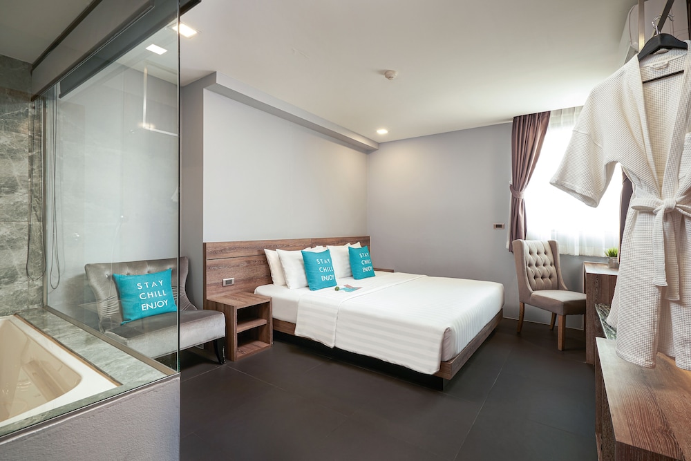 2 Bedrooms, Family Suite, 2 Double Beds, Mountain View, Cross Vibe Chiang Mai Decem 8/10