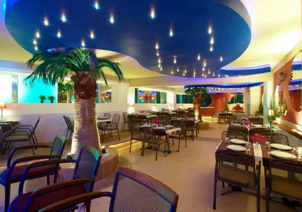 Seahorse Deluxe Hotel 49/66