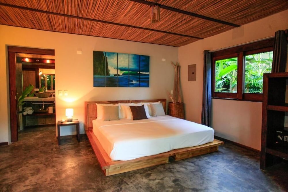 Design, Studio, King Bed, Beach Side, Kitchen، Lua Villas 2/4