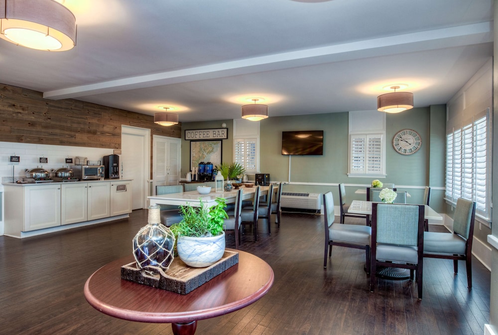 Best Western Sea Island Inn 36/42