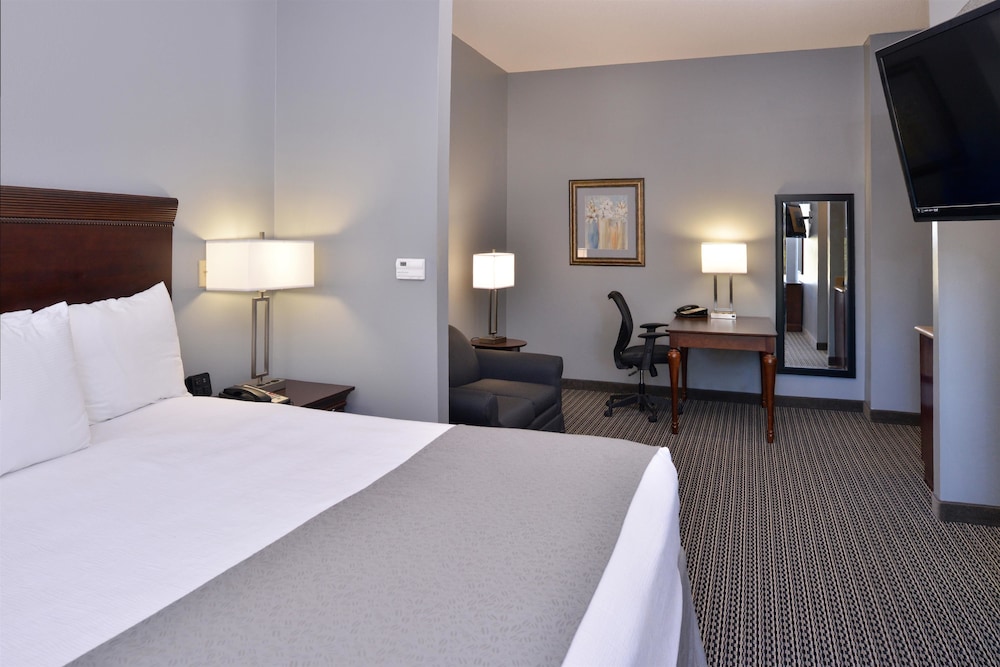 Best Western Plus Two Rivers Hotel & Suites 11/35