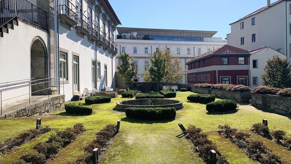 Condes de Azevedo Palace 42/50