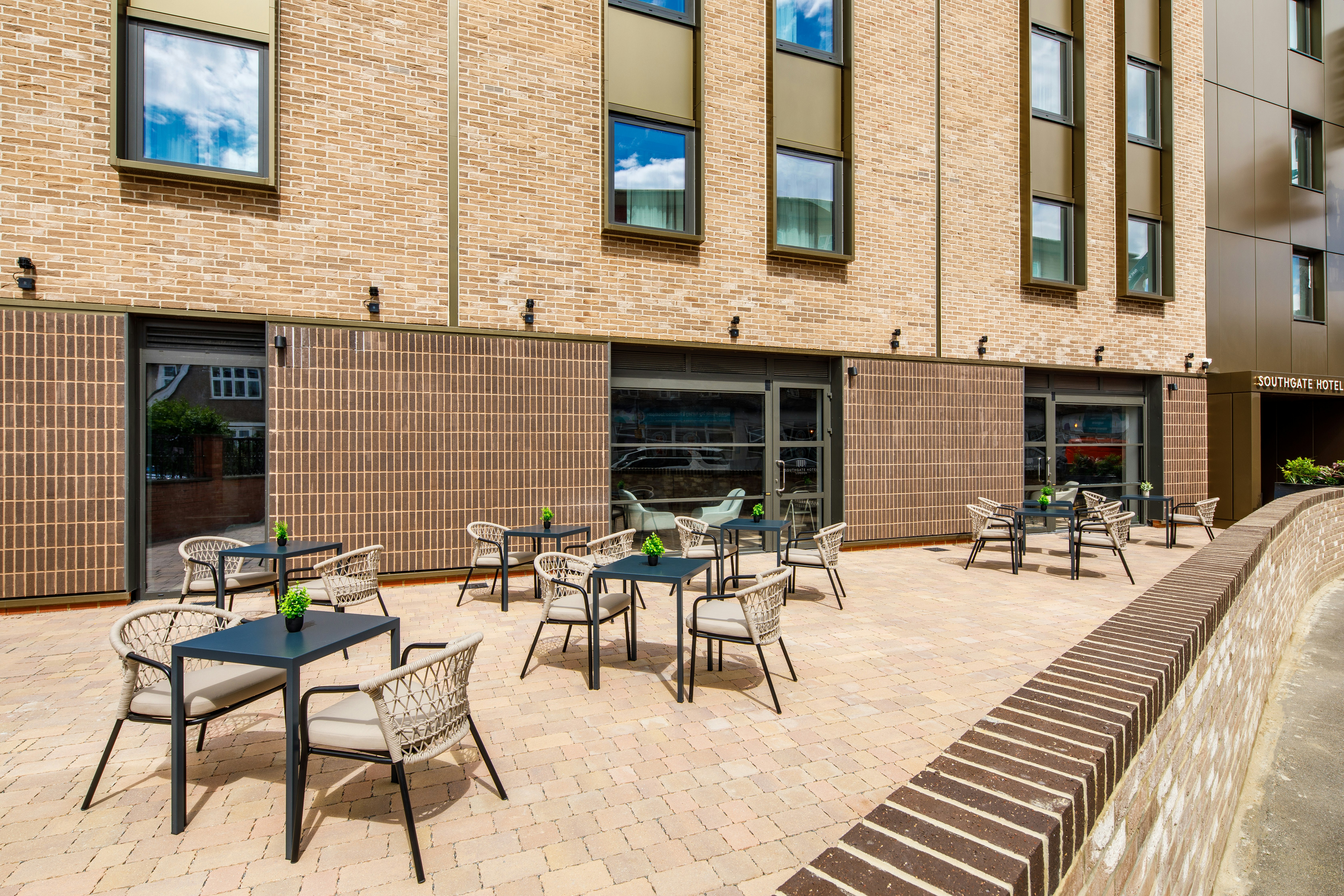 Southgate Hotel London 35/40