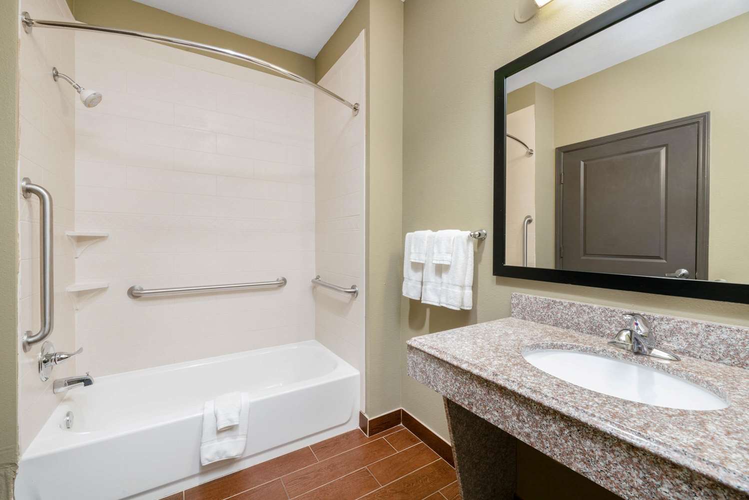 La Quinta Inn Suites Boutte 57/58