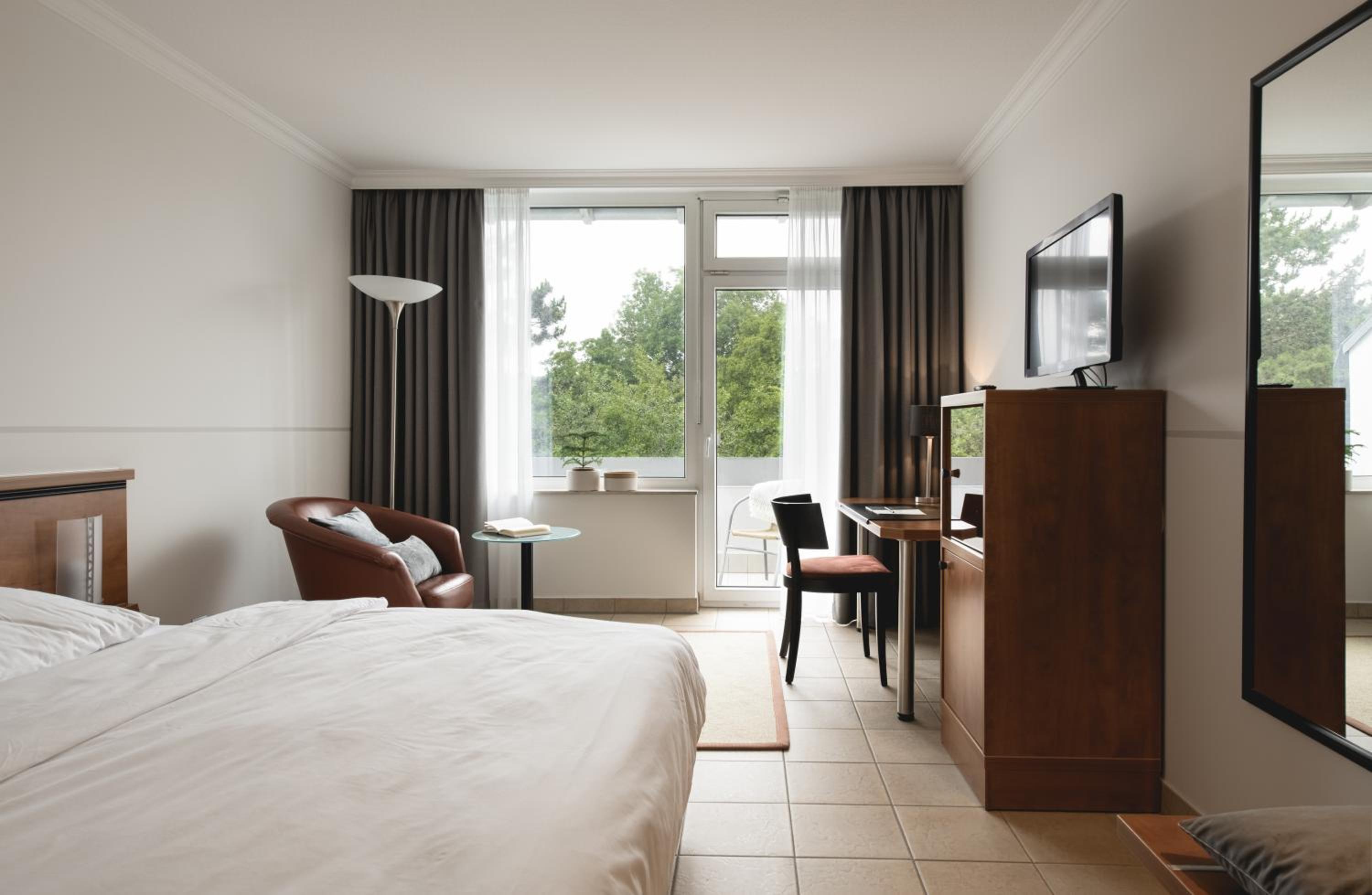 غرفة قياسية بسرير مزدوج، Hotel Vierjahreszeiten Iserlohn 2/6