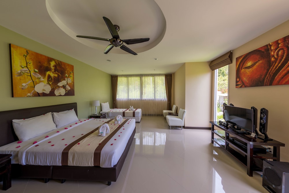 Sunset Hill Boutique Resort 67/77