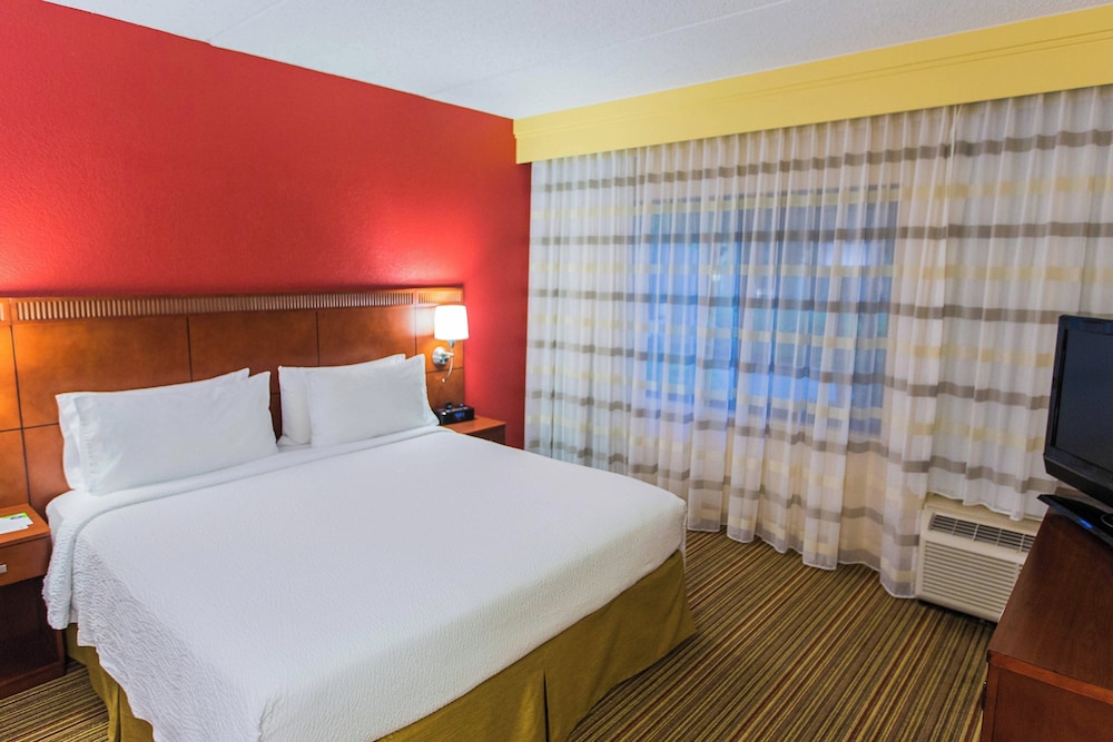 Room at Courtyard Chicago O'Hare, DES PLAINES - IL