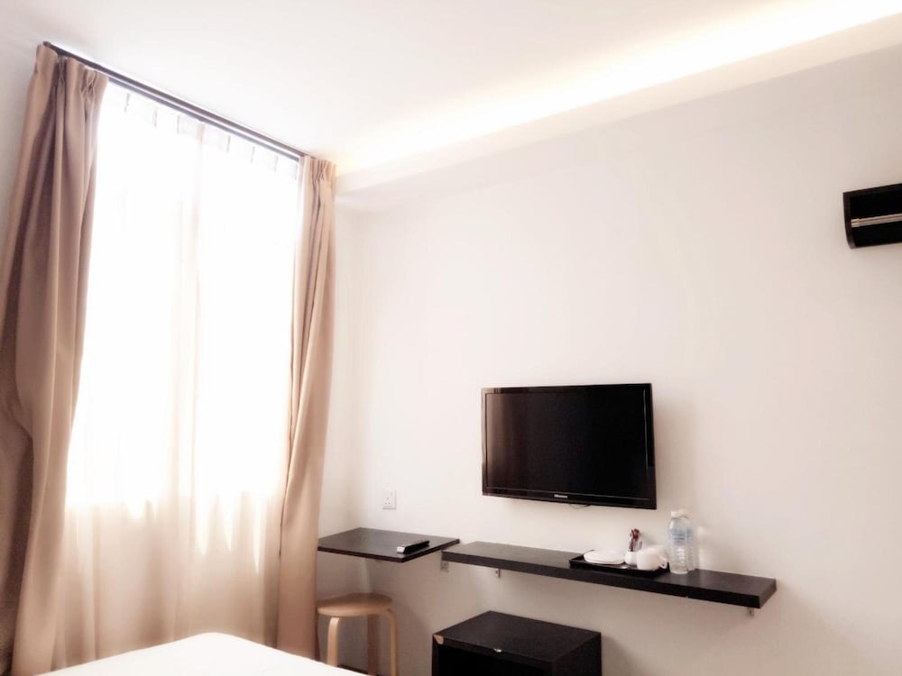 Sandy Hotel 24/32