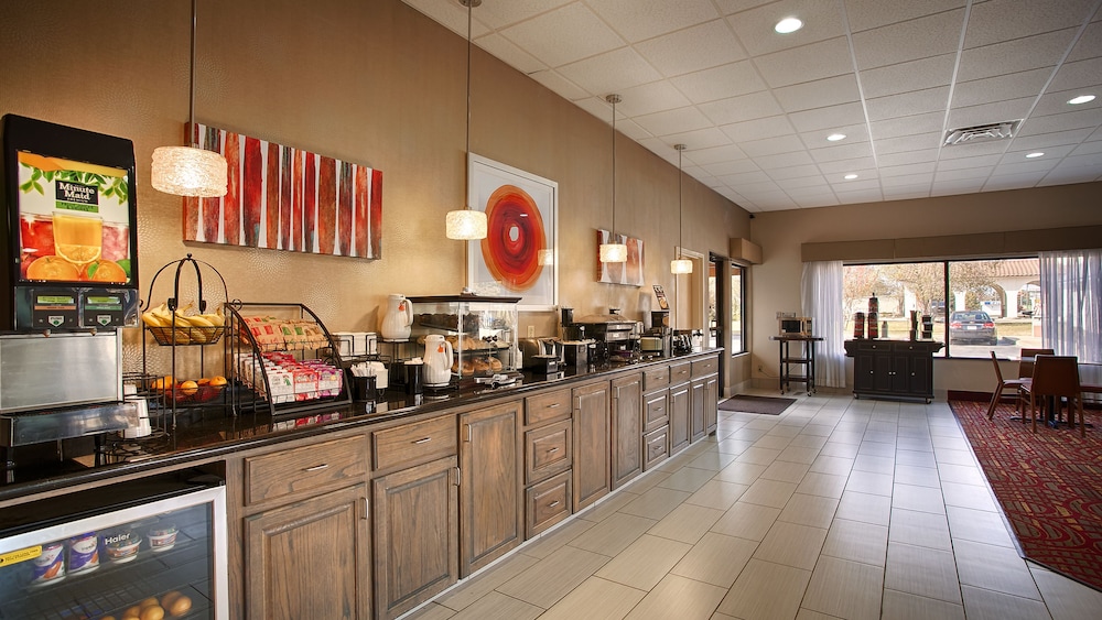 Americas Best Value Inn & Suites Bastrop 14/39