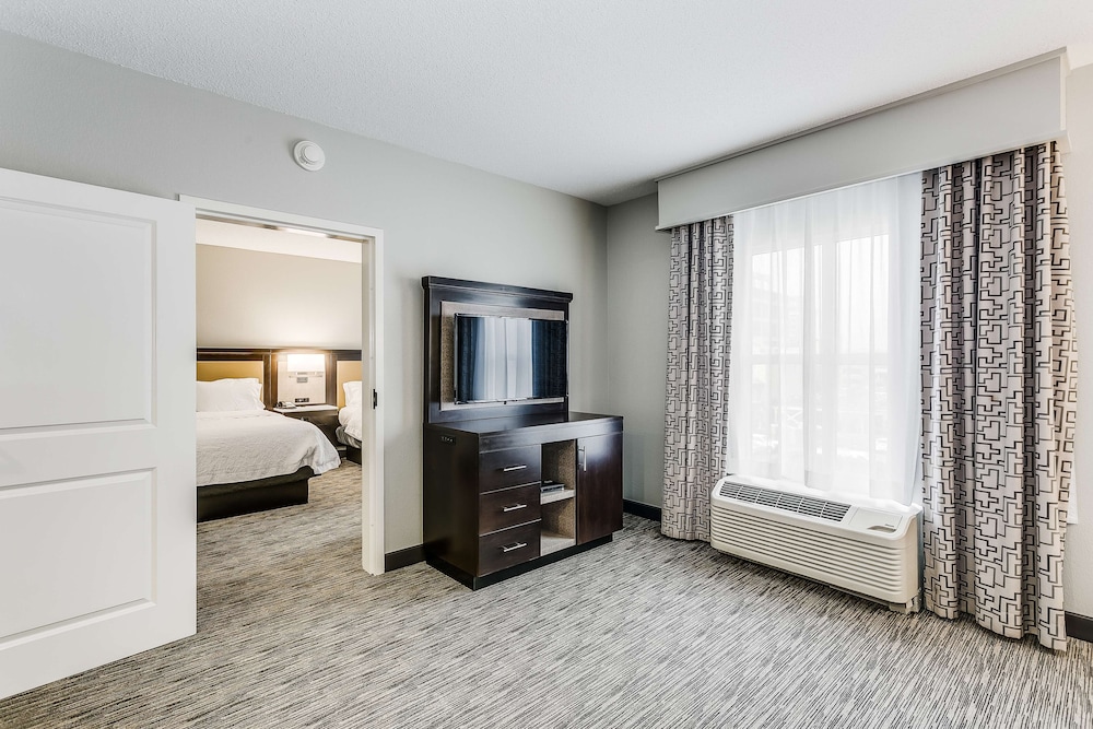 Hampton Inn & Suites Mobile- Downtown Historic District 21/56