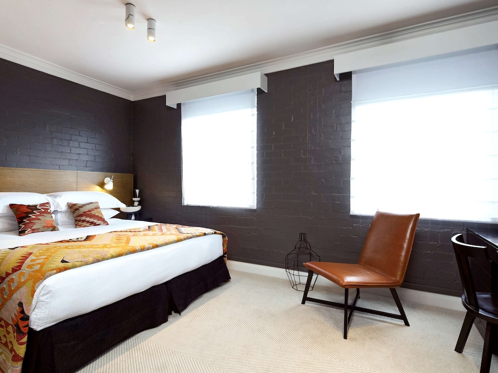 Harbour Rocks Hotel 15/70