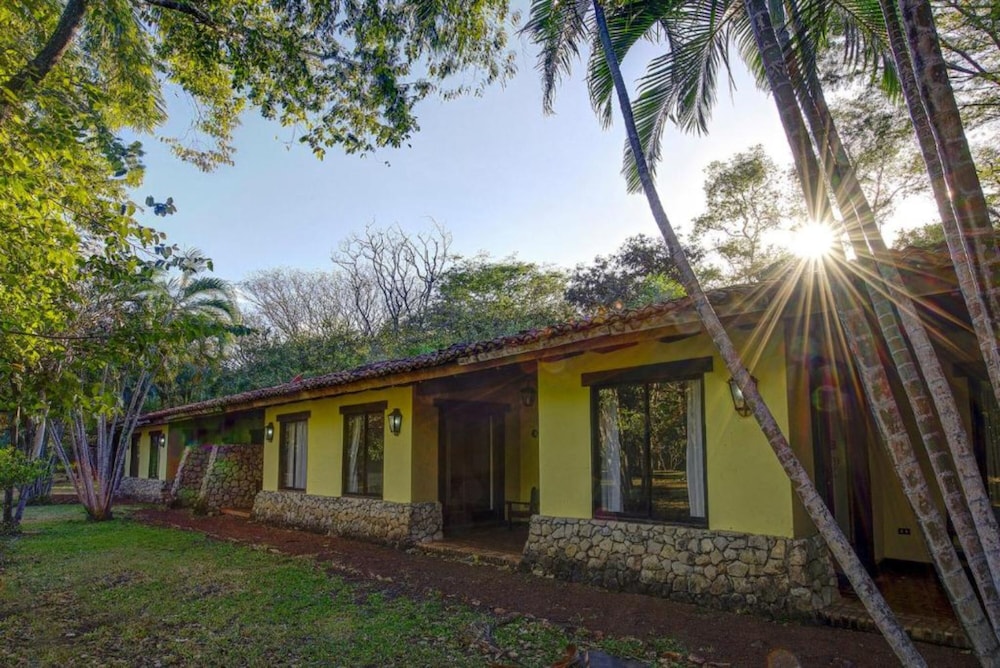 Hacienda La Pacifica 10/73