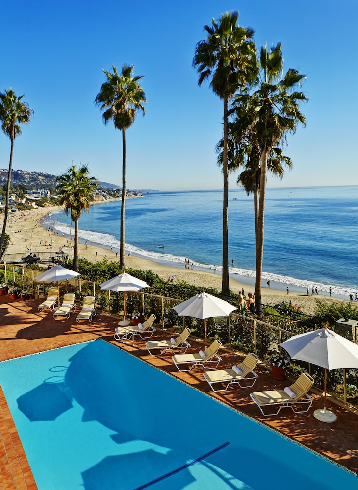 Casa Loma Beach Hotel 5/57