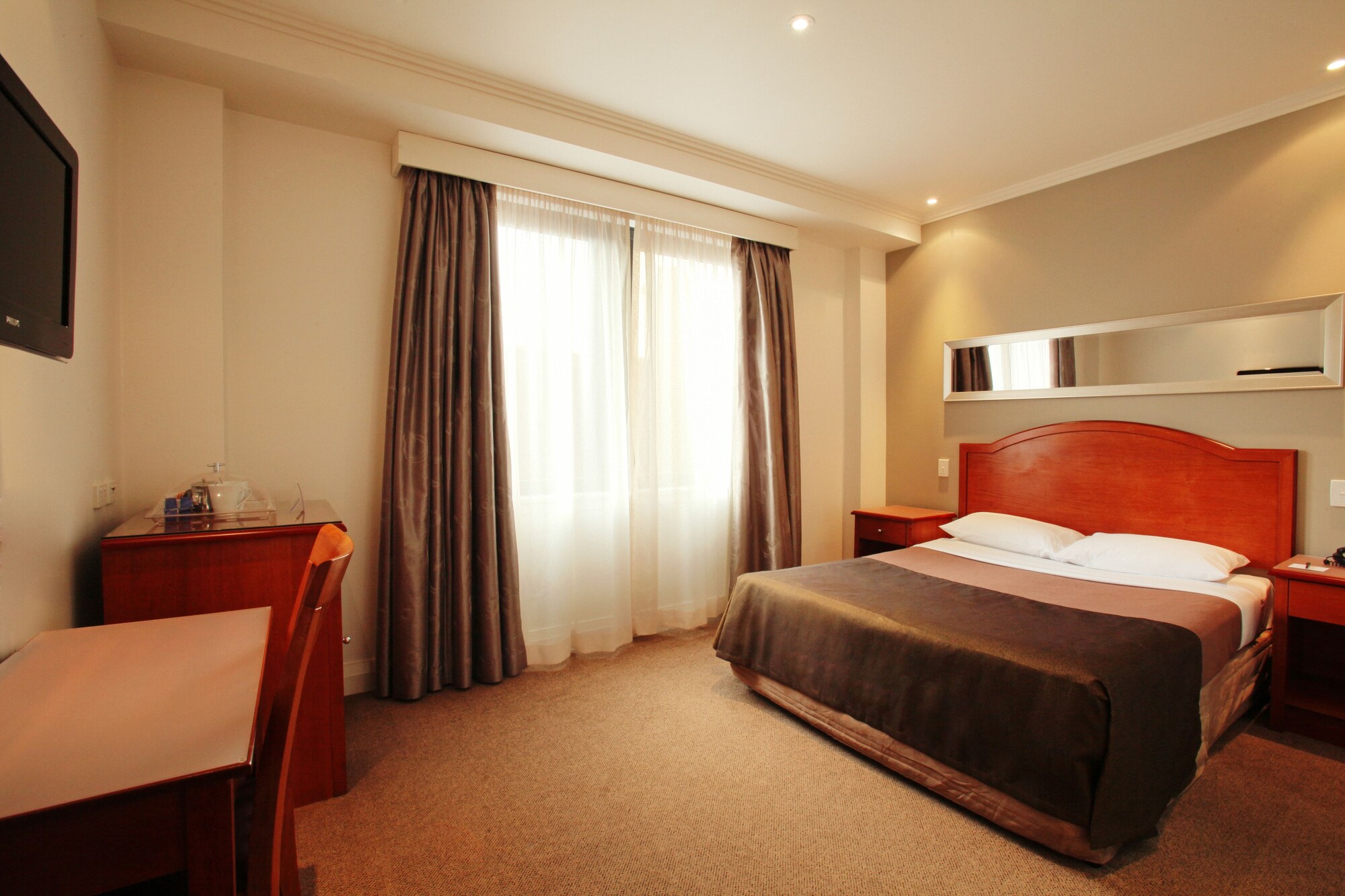 STANDARD, QUEEN BED, NO CLEANING SERVICES