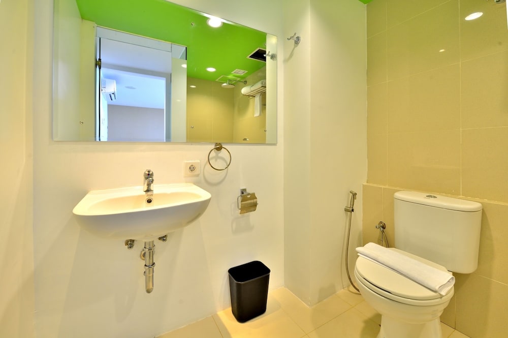 Whiz Prime Hotel Megamas Manado 12/42
