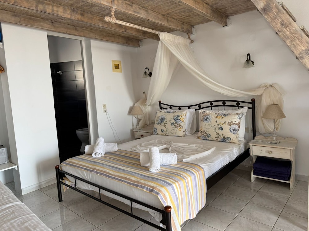 Agnadi Villa 14/67