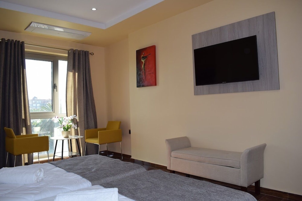 Hotel Zinou ZM 24/49