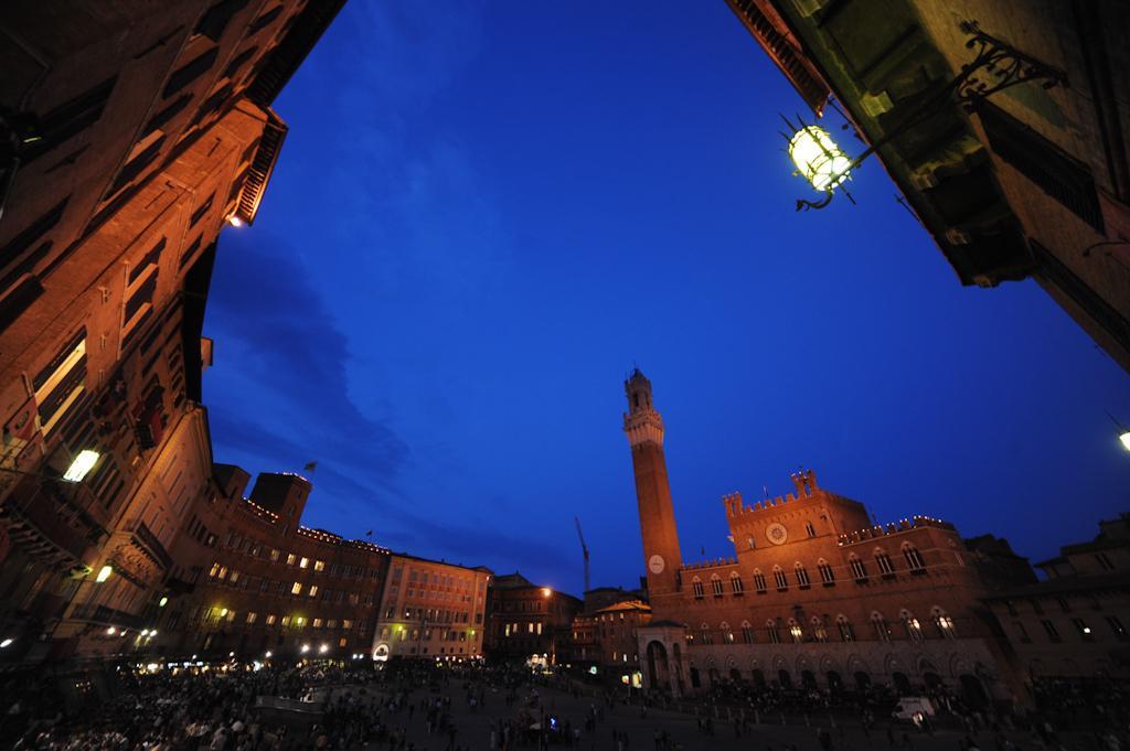 Hotel Palazzo Dei Priori 16/17