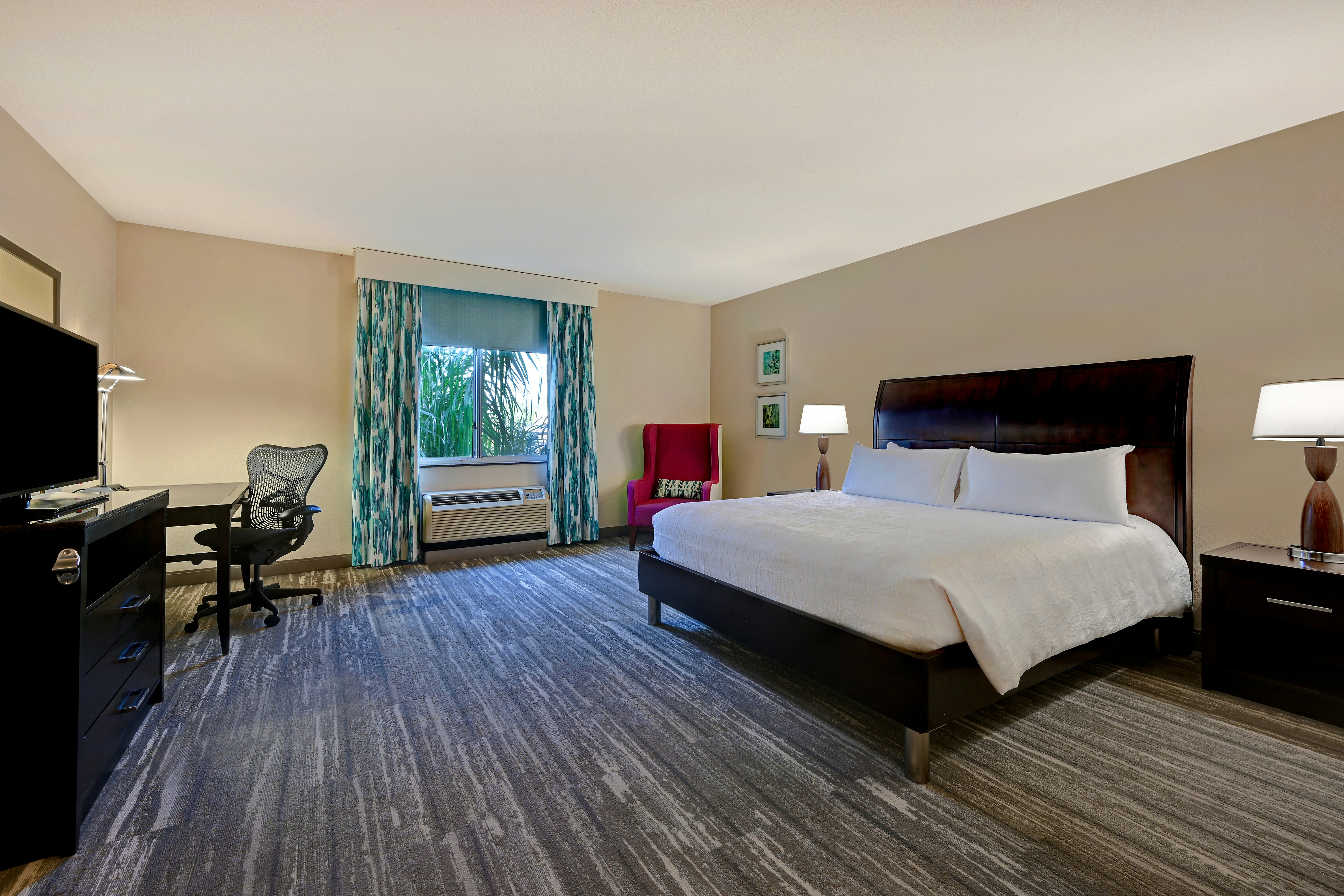 ROOM, KING BED, ACCESSIBLE