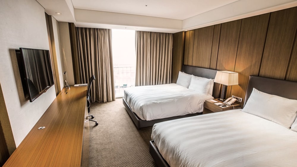 STANDARD, 2 DOUBLE BEDS