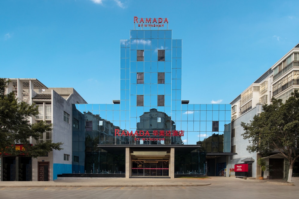 Ramada by Wyndham Honghe Kaiyuan 3/52