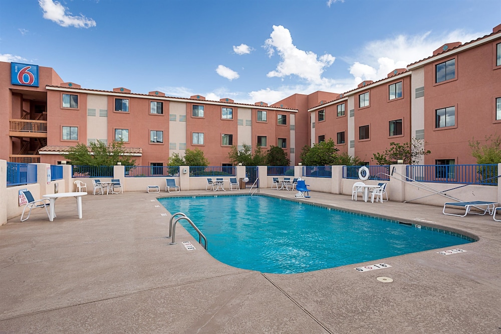 Motel6 Page, AZ 54/60
