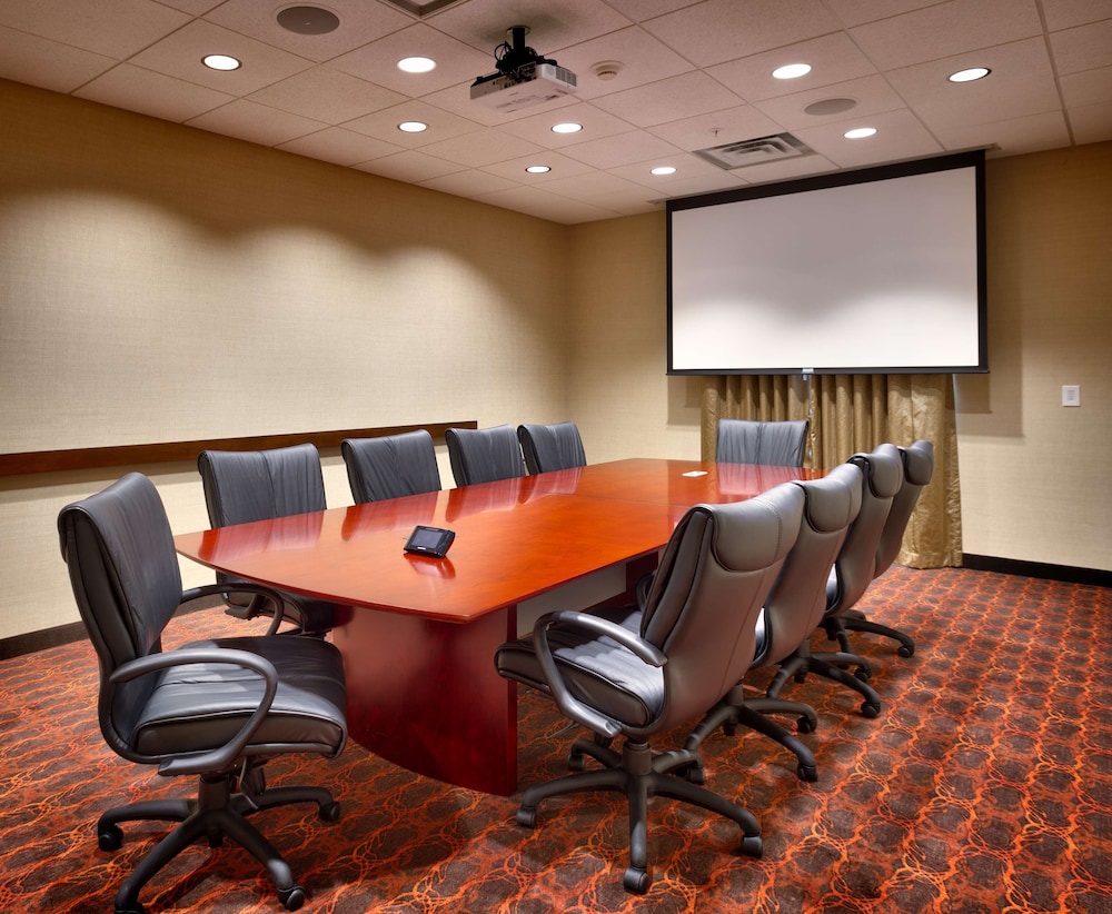 Hampton Inn Omaha/West Dodge Road (Old Mill) 37/50