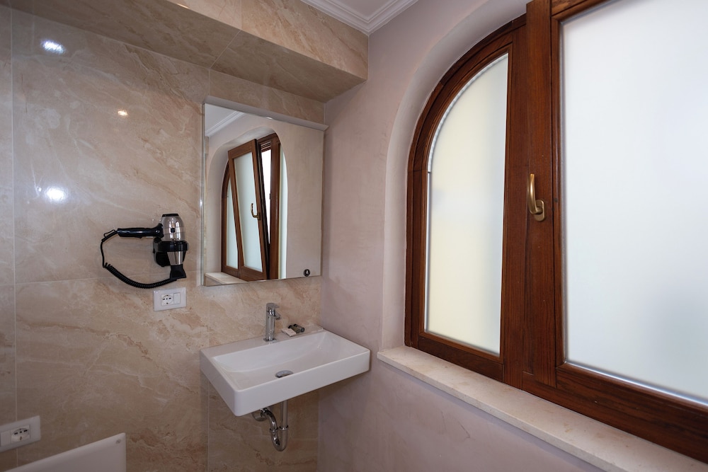 Boutique Hotel Vila 101 30/33