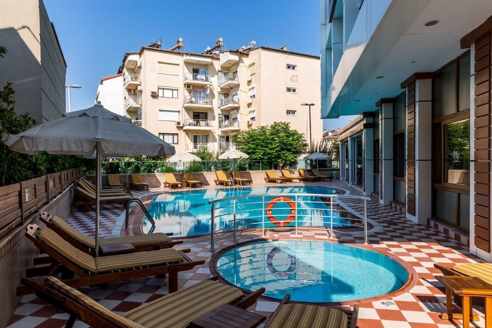 Ketenci Hotel 31/33