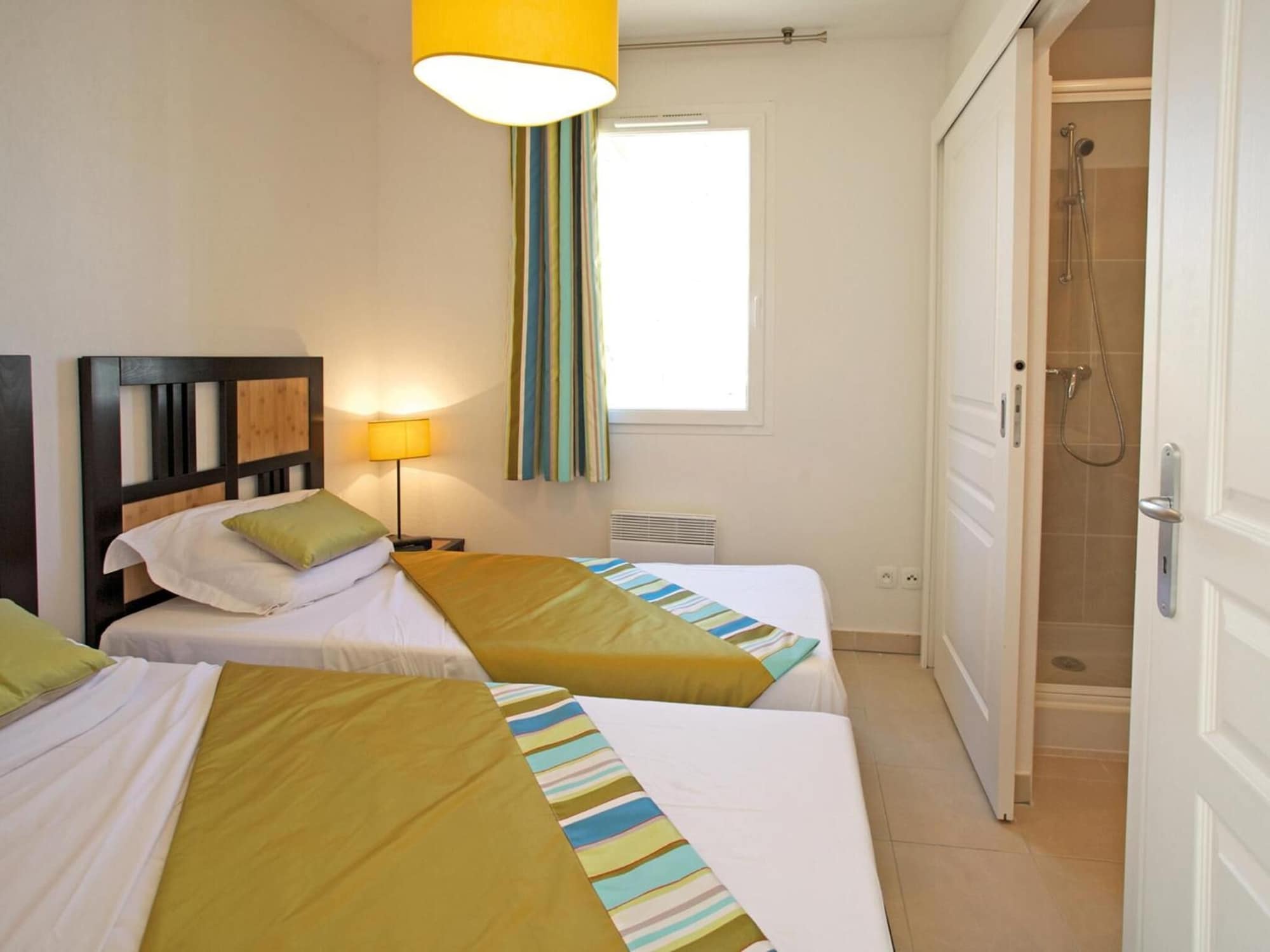1 Bedroom, Apartment, Twin Beds, Bunk Bed, Sofa, Alcove