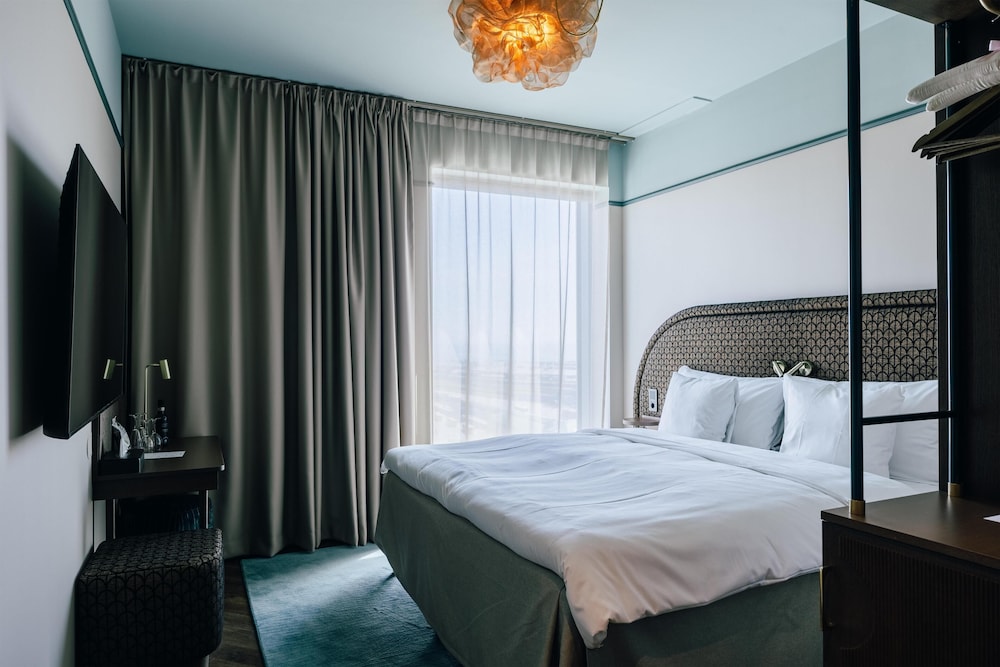 Willow, WorldHotels Crafted 16/48
