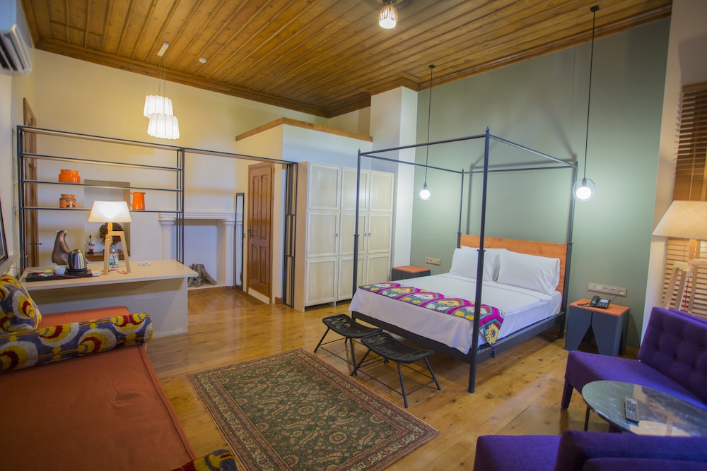 Char Me Boutique Hotel 54/77