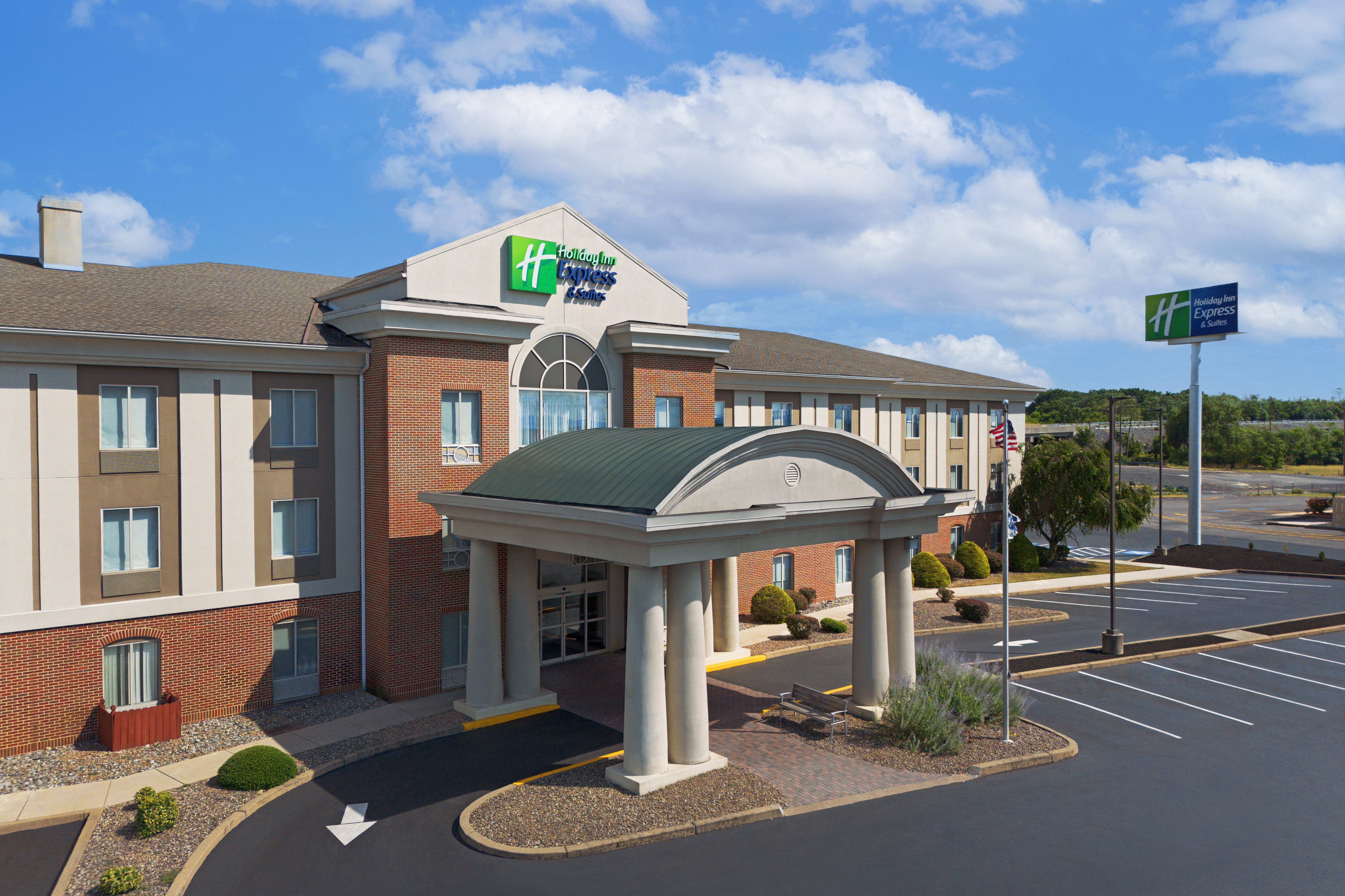 Holiday Inn Express Hotel Suites Chambersburg 68/71