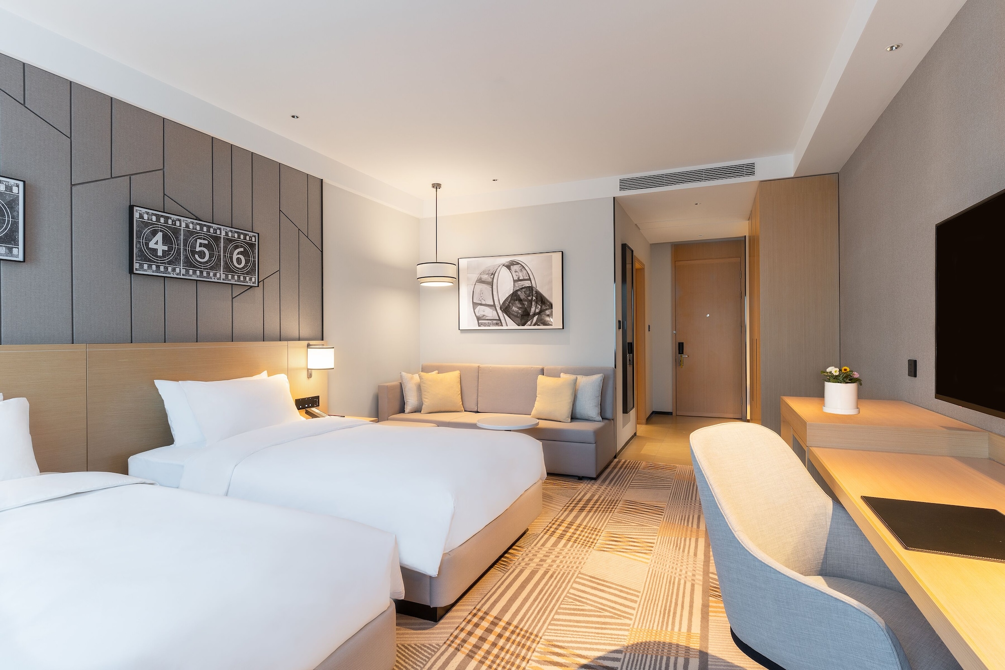 ROOM, MULTIPLE BEDS, HIGH FLOOR