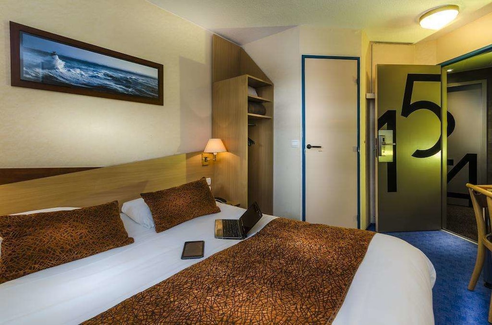 Brit Hotel Le Kerodet 13/65