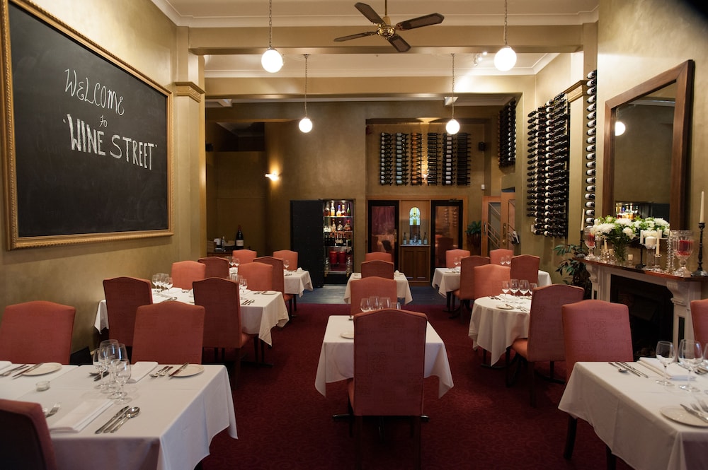 The County Hotel 42/50