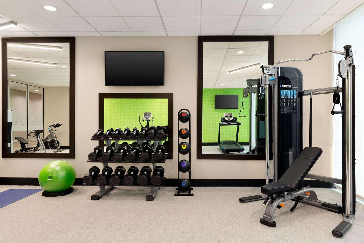 La Quinta Inn And Suites by Wyndham Burlington 9/22