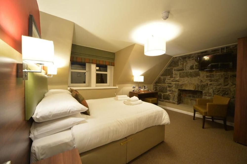 PORTREE HOTEL 29/36