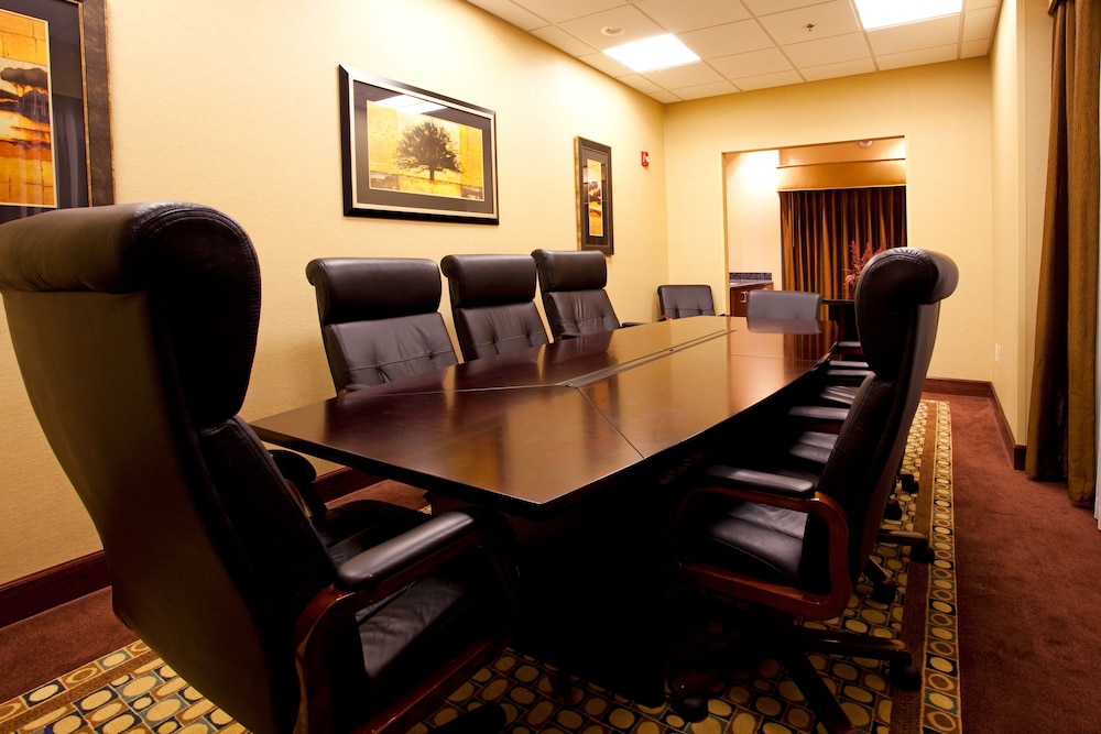 Holiday Inn Express Hotel and Suites Columbus At Northlake 50/57