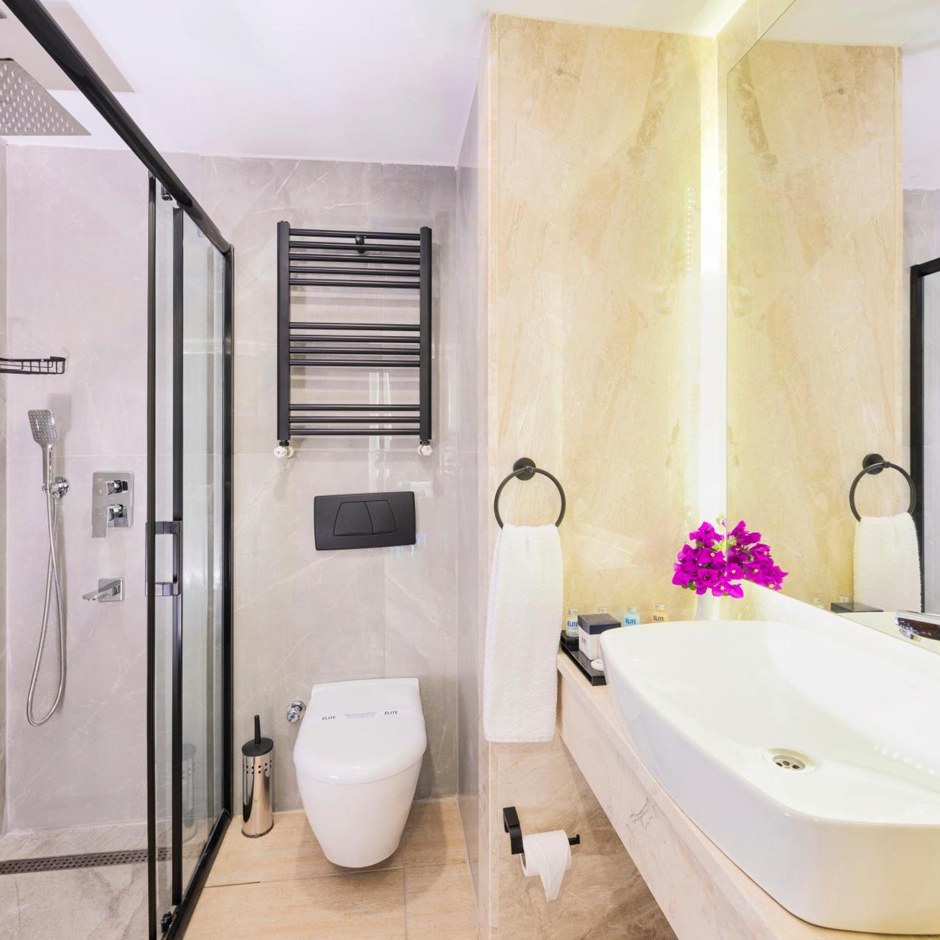 جناح، Elite Hotel Bodrum 8/9