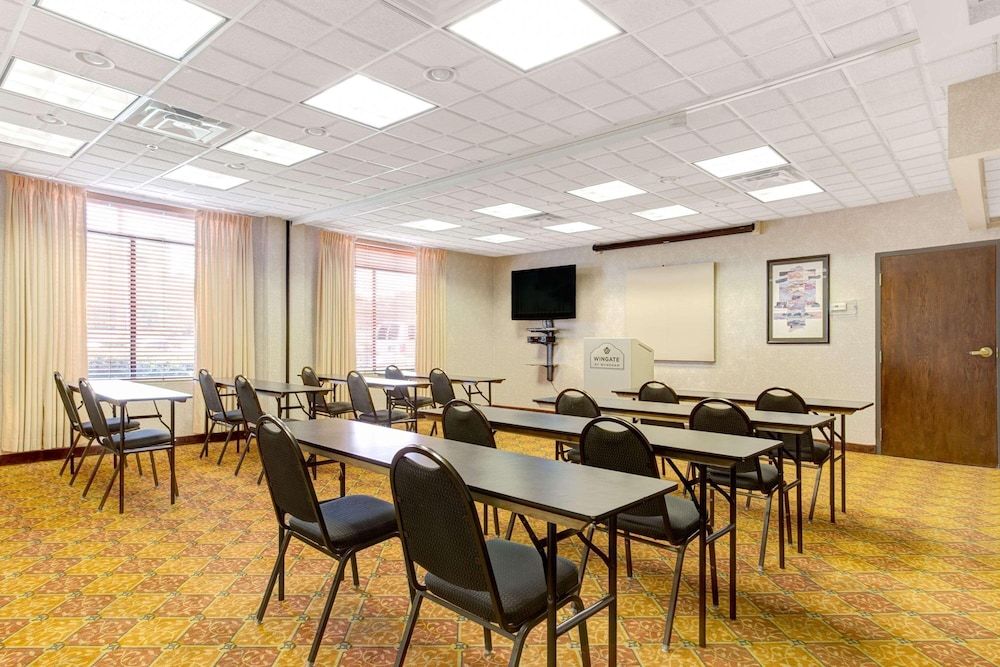 Holiday Inn Tampa North 28/41