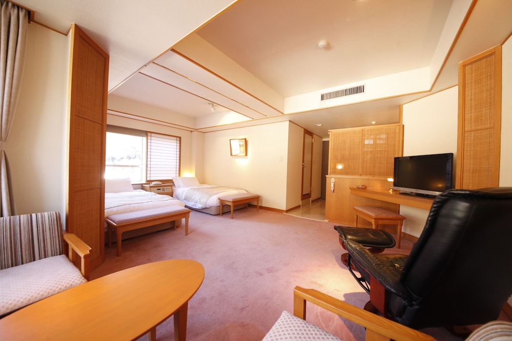 Shimobe Hotel 46/67