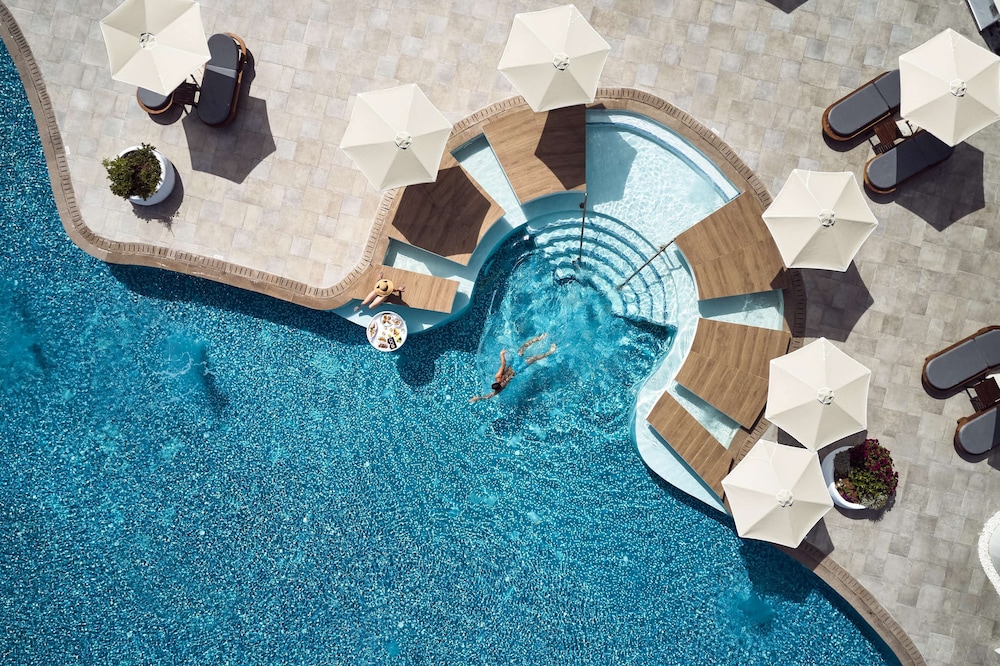The Royal Blue Resort 47/79