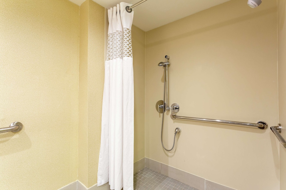 Hampton Inn & Suites Venice Bayside South Sarasota 18/36